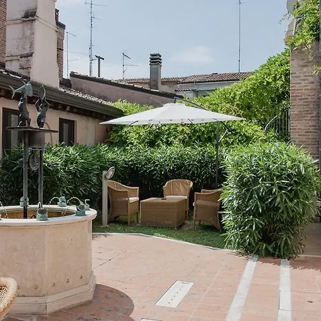 Boutique 3 0 4* Феррара