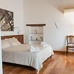 Boutique 3 0 4*