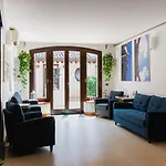Boutique 3 0 4*
